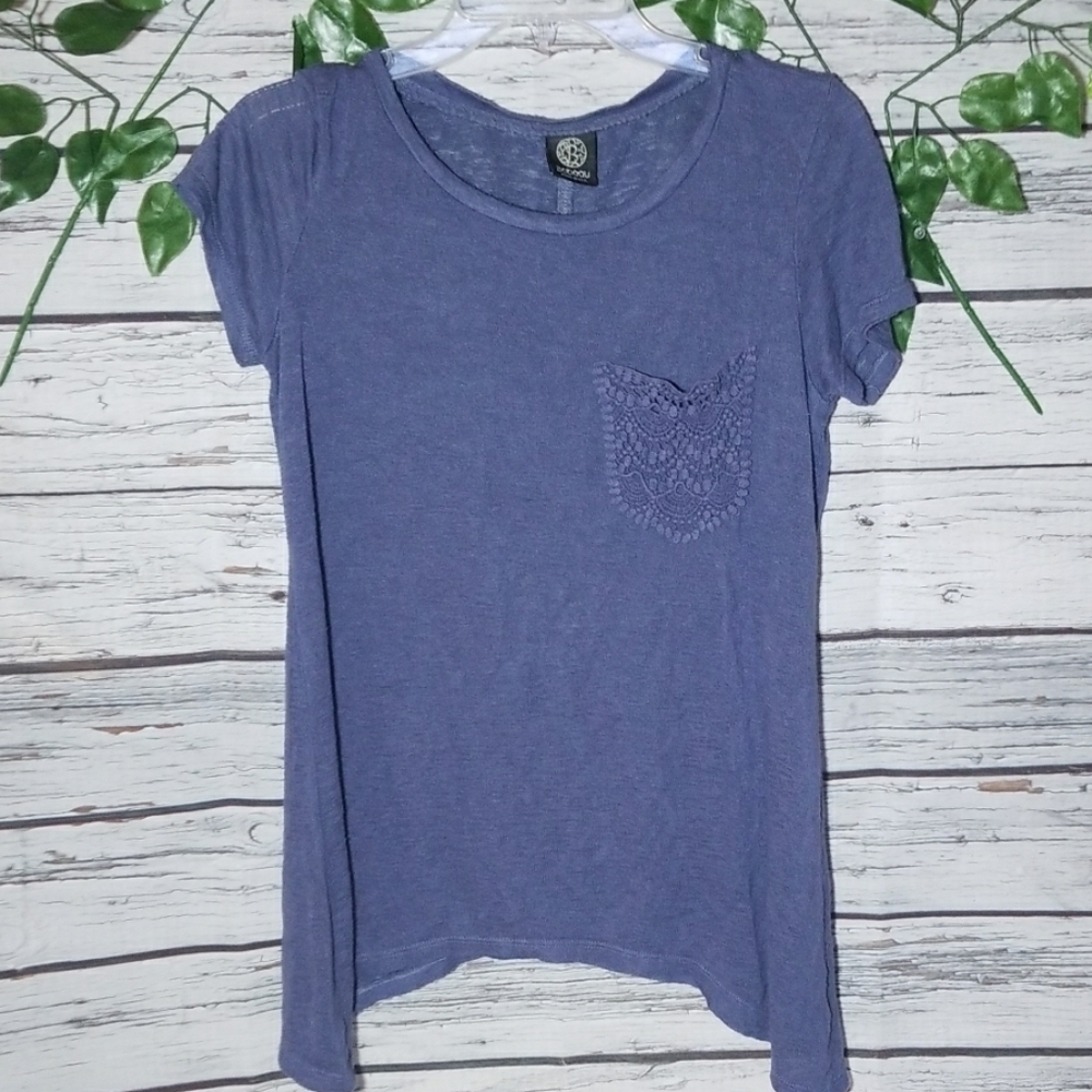 Bobeau short sleeve lace embroidered pocket tee M